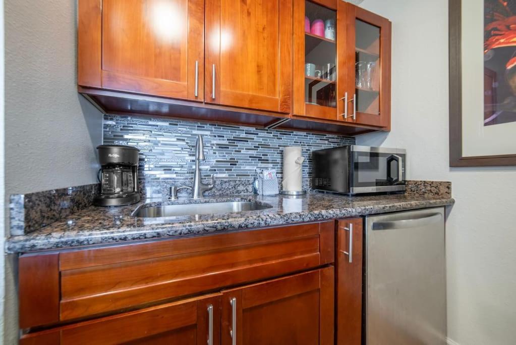 Stunning Maui Direct Ocean Front On The Beach, Walk To Beach From Condo, Watch Turtles, Whales, Ac In All Rooms Ocean View Pool And Spa Wailuku Eksteriør billede