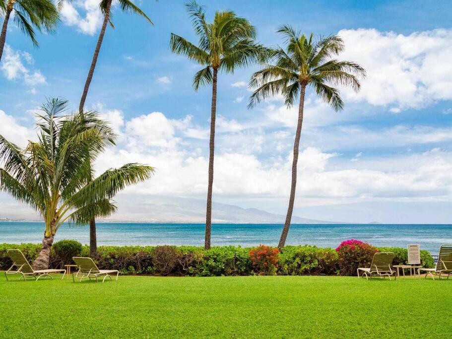 Stunning Maui Direct Ocean Front On The Beach, Walk To Beach From Condo, Watch Turtles, Whales, Ac In All Rooms Ocean View Pool And Spa Wailuku Eksteriør billede