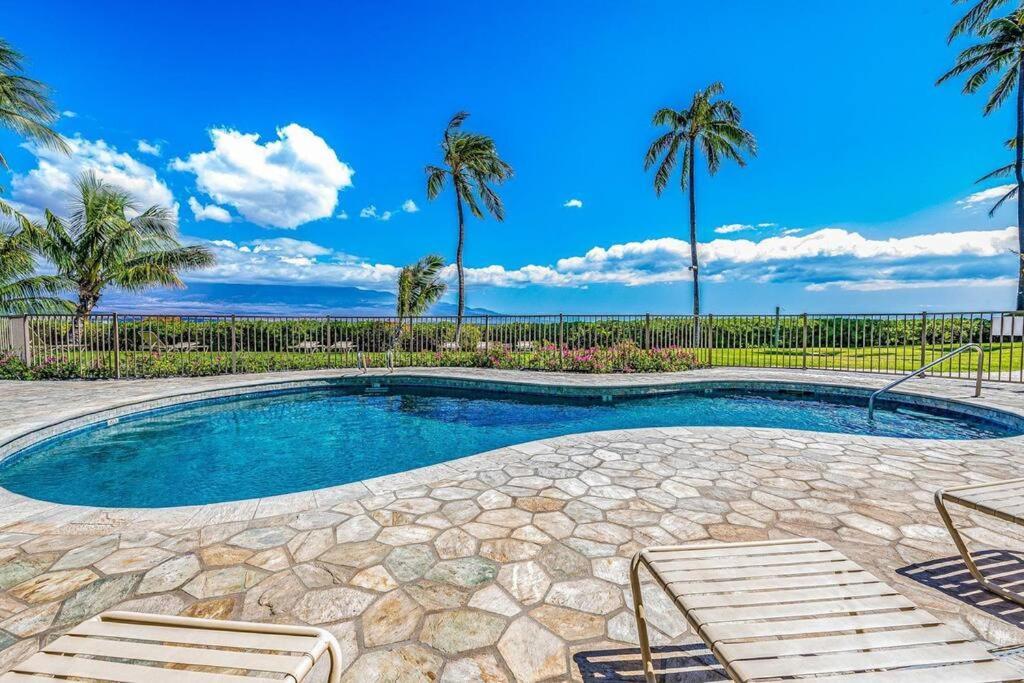 Stunning Maui Direct Ocean Front On The Beach, Walk To Beach From Condo, Watch Turtles, Whales, Ac In All Rooms Ocean View Pool And Spa Wailuku Eksteriør billede