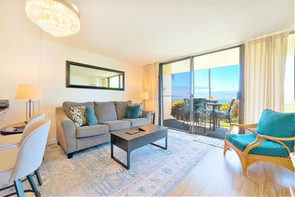 Stunning Maui Direct Ocean Front On The Beach, Walk To Beach From Condo, Watch Turtles, Whales, Ac In All Rooms Ocean View Pool And Spa Wailuku Eksteriør billede
