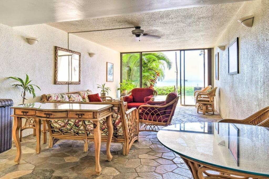 Stunning Maui Direct Ocean Front On The Beach, Walk To Beach From Condo, Watch Turtles, Whales, Ac In All Rooms Ocean View Pool And Spa Wailuku Eksteriør billede