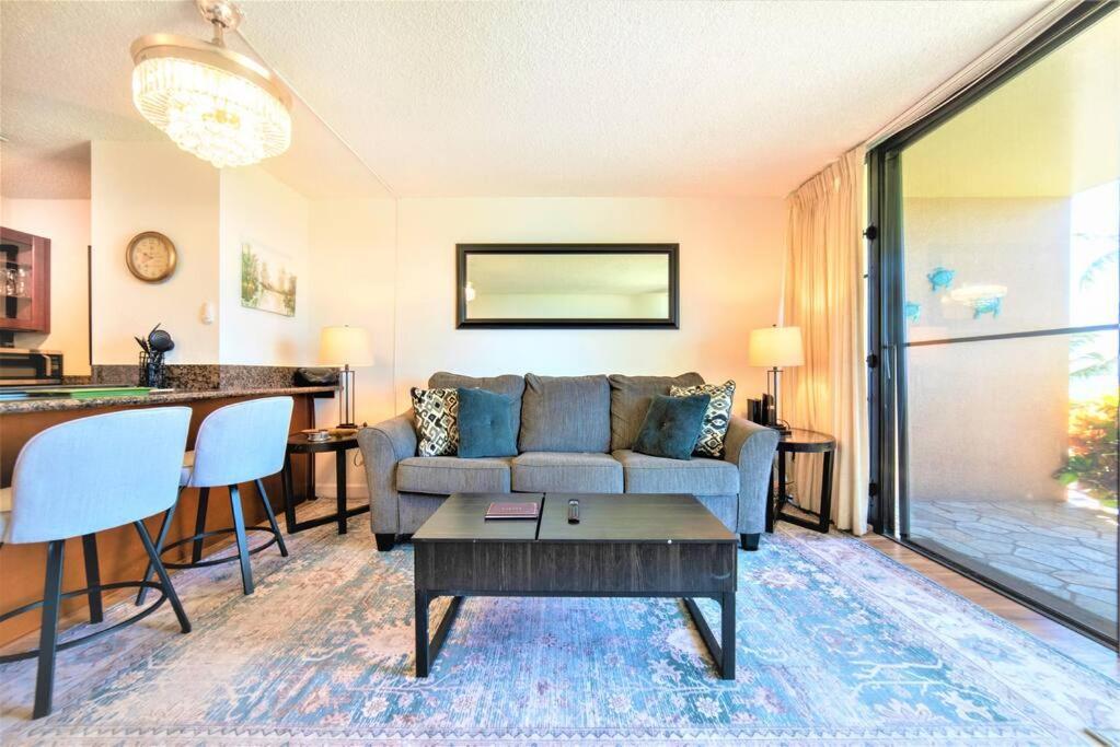 Stunning Maui Direct Ocean Front On The Beach, Walk To Beach From Condo, Watch Turtles, Whales, Ac In All Rooms Ocean View Pool And Spa Wailuku Eksteriør billede