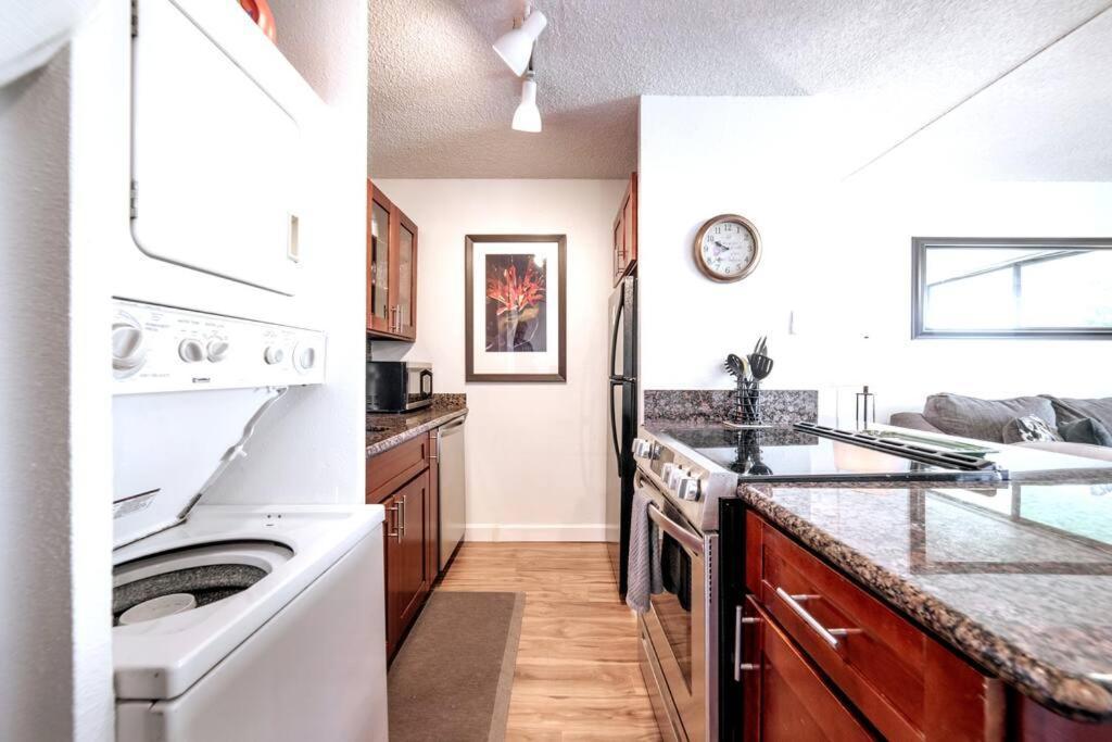 Stunning Maui Direct Ocean Front On The Beach, Walk To Beach From Condo, Watch Turtles, Whales, Ac In All Rooms Ocean View Pool And Spa Wailuku Eksteriør billede