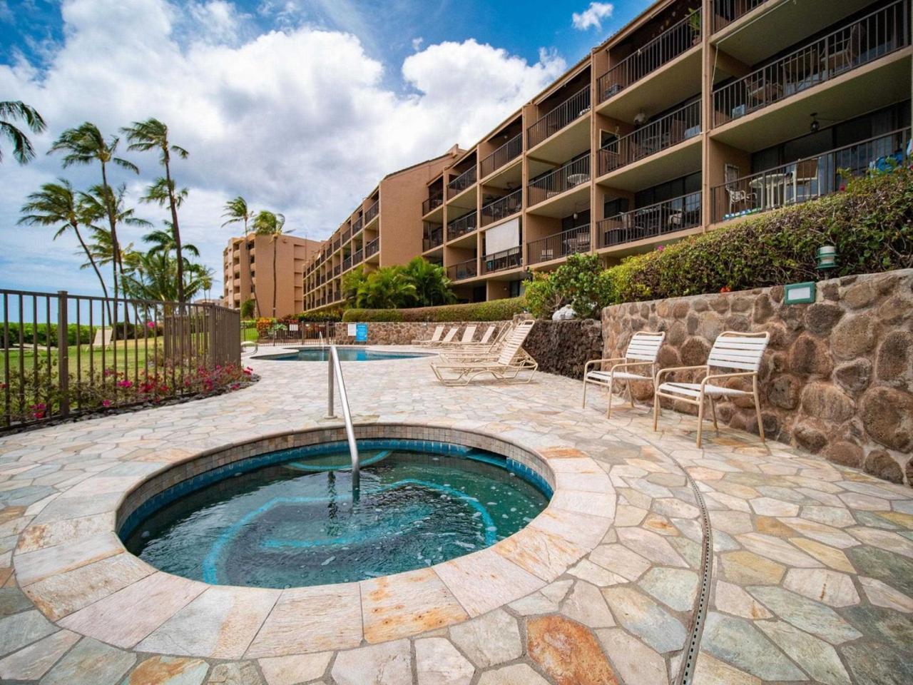 Stunning Maui Direct Ocean Front On The Beach, Walk To Beach From Condo, Watch Turtles, Whales, Ac In All Rooms Ocean View Pool And Spa Wailuku Eksteriør billede